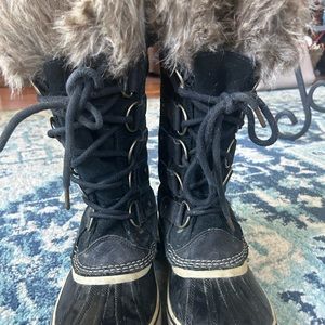 WOMEN'S JOAN OF ARCTIC™ BOOT - Black Sorel boots with fur - size 9